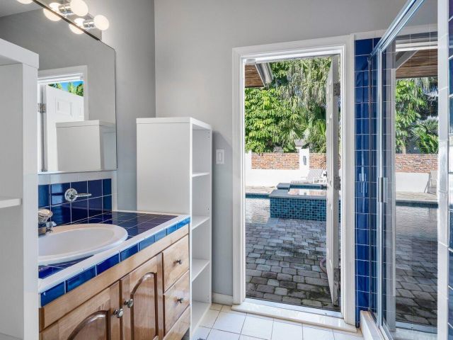 Home for sale at 811 SE 31st Street - photo 6272890