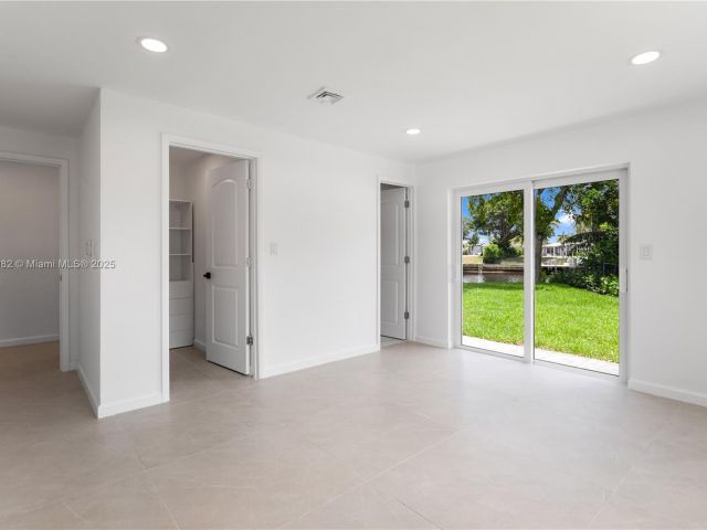 Home for sale at 1710 SW 1st Ave - photo 6272126