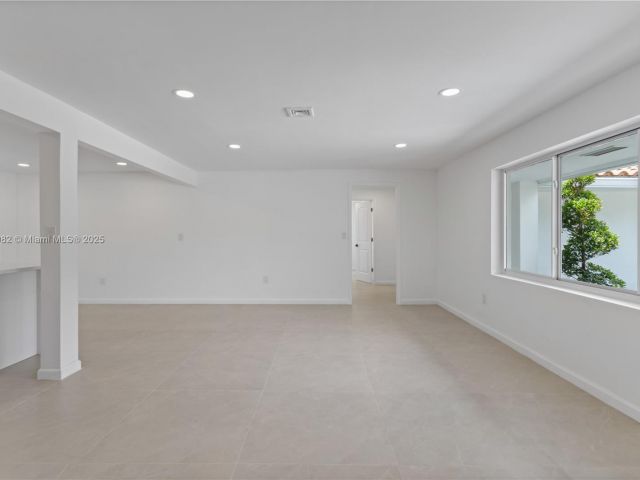 Home for sale at 1710 SW 1st Ave - photo 6272128