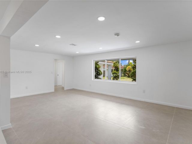 Home for sale at 1710 SW 1st Ave - photo 6272129