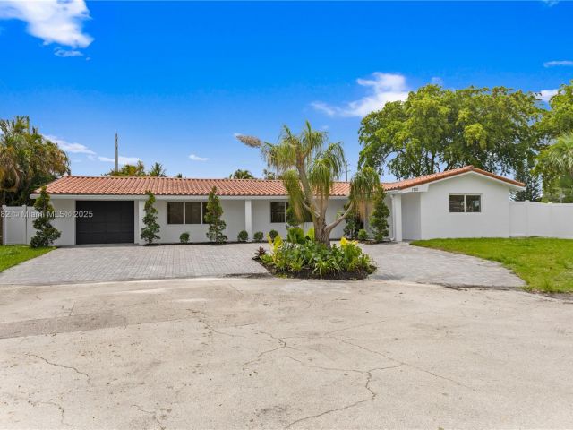 Home for sale at 1710 SW 1st Ave - photo 6272140