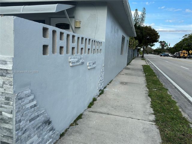 Home for rent at 1300 NW 7th Ter - photo 6272316