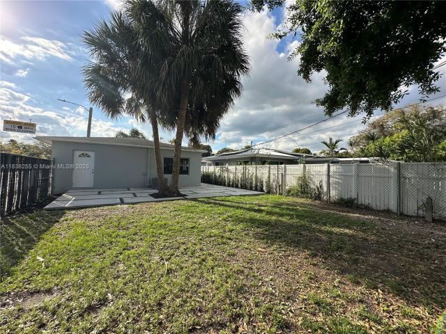 Home for rent at 1300 NW 7th Ter - photo 6272319