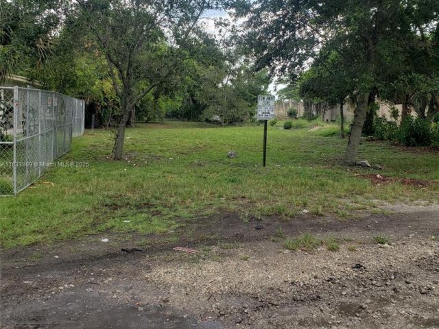 3-bedroom home for sale in Pompano Beach - 894 SW 9th Ct - MondialRealty