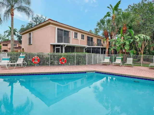 3-bedroom home for sale in Pembroke Pines - 9715 NW 23rd Ct - MondialRealty