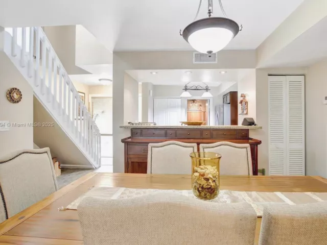 3-bedroom home for sale in Pembroke Pines - 9715 NW 23rd Ct - MondialRealty