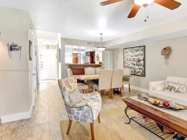 3-bedroom home for sale in Pembroke Pines - 9715 NW 23rd Ct - MondialRealty