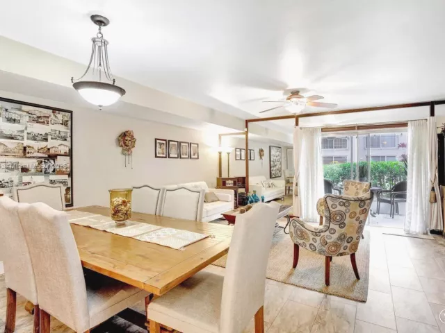 3-bedroom home for sale in Pembroke Pines - 9715 NW 23rd Ct - MondialRealty