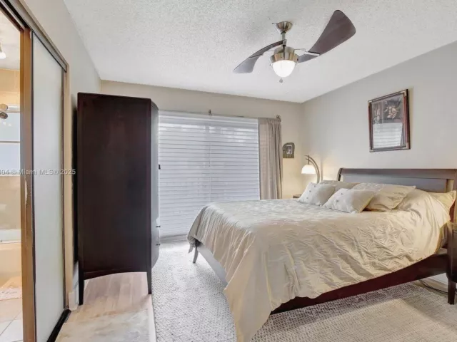 3-bedroom home for sale in Pembroke Pines - 9715 NW 23rd Ct - MondialRealty