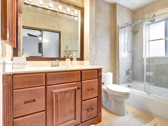 3-bedroom home for sale in Pembroke Pines - 9715 NW 23rd Ct - MondialRealty