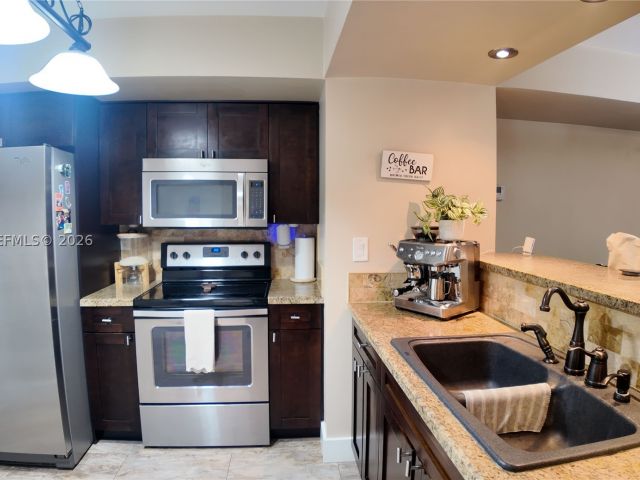 3-bedroom home for sale in Pembroke Pines - 9715 NW 23rd Ct - MondialRealty