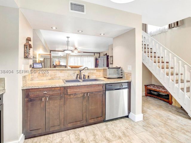 3-bedroom home for sale in Pembroke Pines - 9715 NW 23rd Ct - MondialRealty