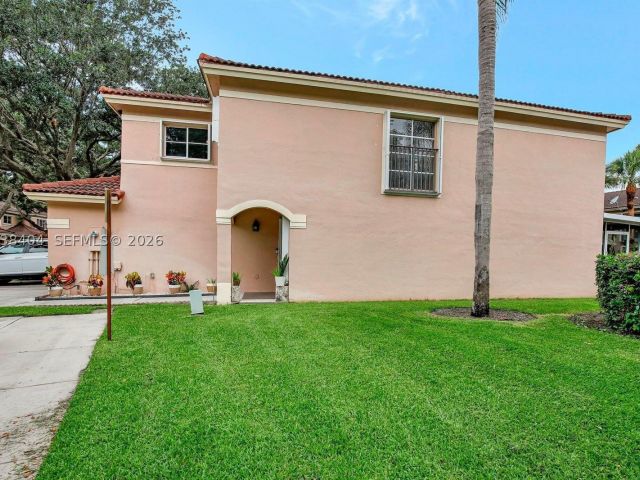 3-bedroom home for sale in Pembroke Pines - 9715 NW 23rd Ct - MondialRealty