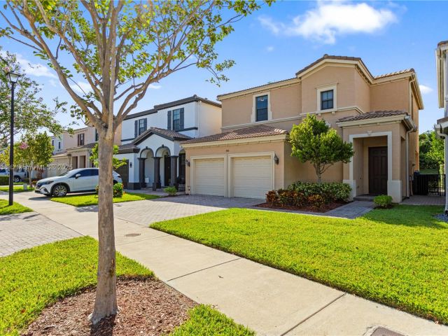 Home for sale at 19111 NE 8th Ct - photo 6284201