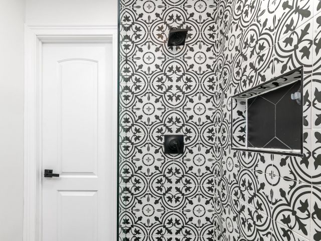 Home for sale at 713 NE 17th Rd - photo 6280477