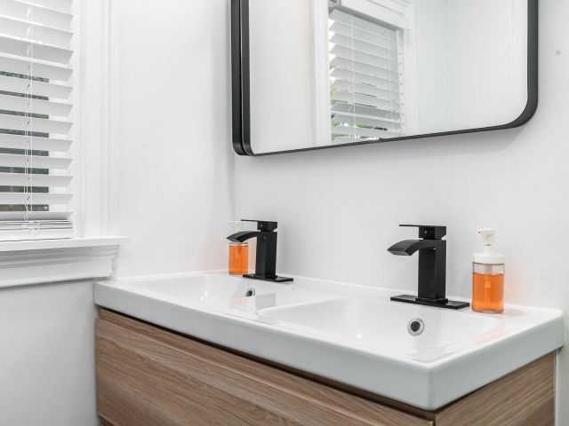 Home for sale at 713 NE 17th Rd - photo 6280478