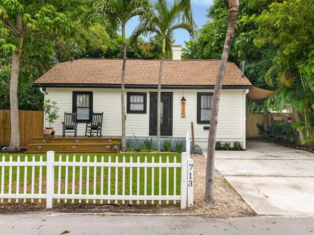 Home for sale at 713 NE 17th Rd - photo 6280492