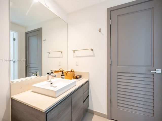 Apartment for rent  Unit #3805 - photo 6273318