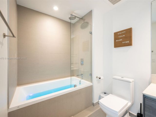 Apartment for rent  Unit #3805 - photo 6273319