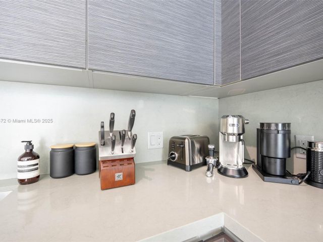 Apartment for rent  Unit #3805 - photo 6273320