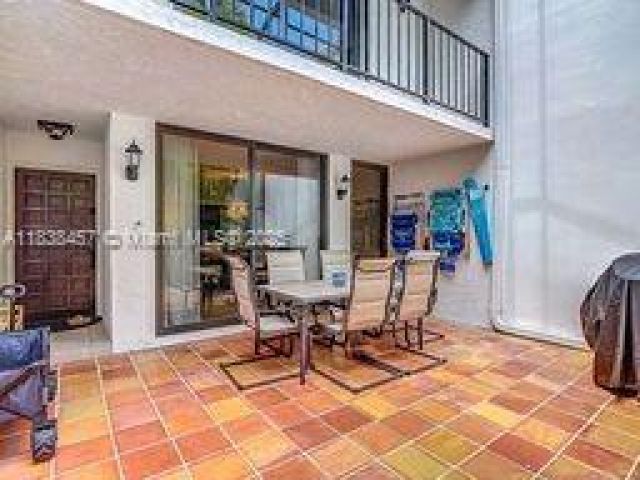 Home for rent at 350 Grapetree Dr 405 - photo 6275492