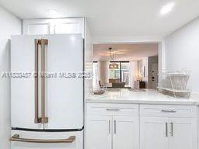 Home for rent at 350 Grapetree Dr 405 - photo 6275494