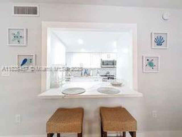 Home for rent at 350 Grapetree Dr 405 - photo 6275497