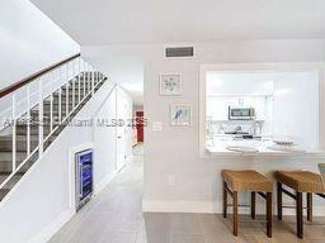 Home for rent at 350 Grapetree Dr 405 - photo 6275498