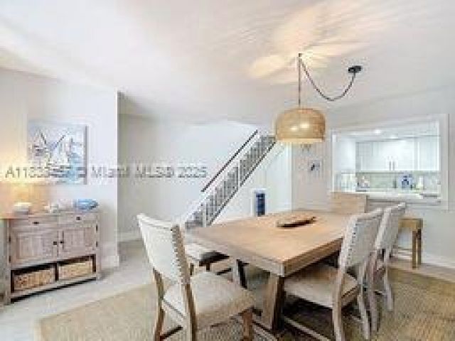 Home for rent at 350 Grapetree Dr 405 - photo 6275500