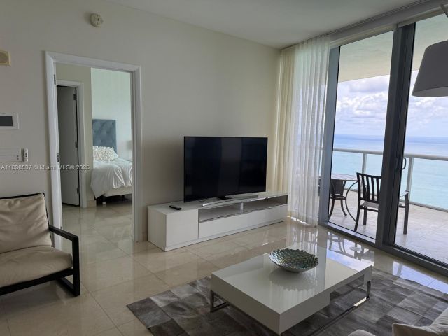 Apartment for rent  Unit #3506 - photo 6277930