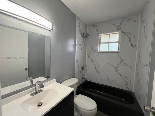 Home for rent at 451 NE 136th St I-101 - photo 6289929