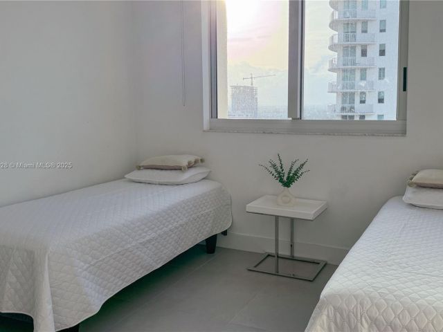 Apartment for rent  Unit #1808E - photo 6276463