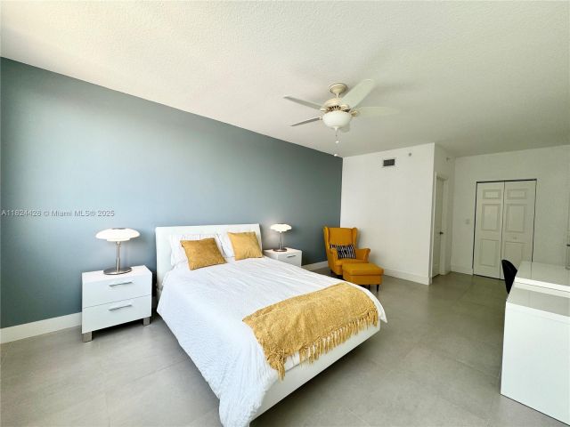 Apartment for rent  Unit #1808E - photo 6276464