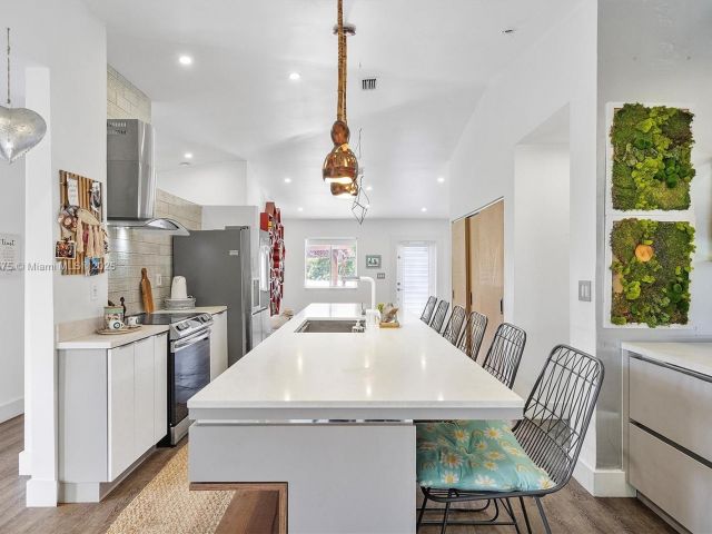 Home for rent at 266 NE 117th St 0 - photo 6275196