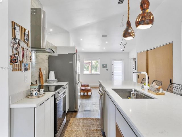 Home for rent at 266 NE 117th St 0 - photo 6275198