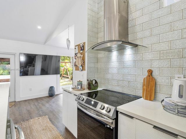 Home for rent at 266 NE 117th St 0 - photo 6275199