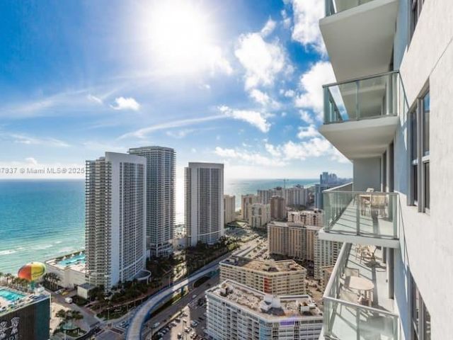 Apartment for sale  Unit #T3501 - photo 6277070