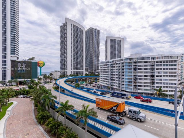 Apartment for sale  Unit #R409 - photo 6277042