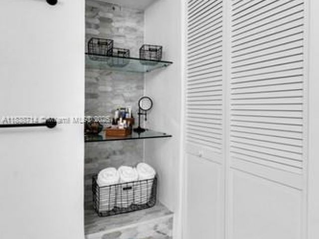 Apartment for rent  Unit #1006 - photo 6275609