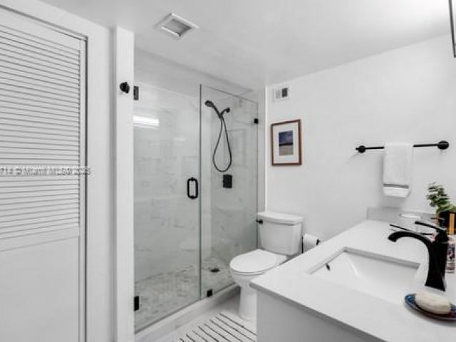 Apartment for rent  Unit #1006 - photo 6275610