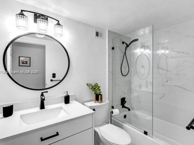 Apartment for rent  Unit #1006 - photo 6275612