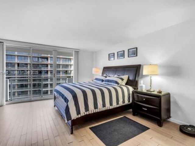 Apartment for rent  Unit #1006 - photo 6275615