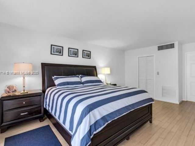 Apartment for rent  Unit #1006 - photo 6275616