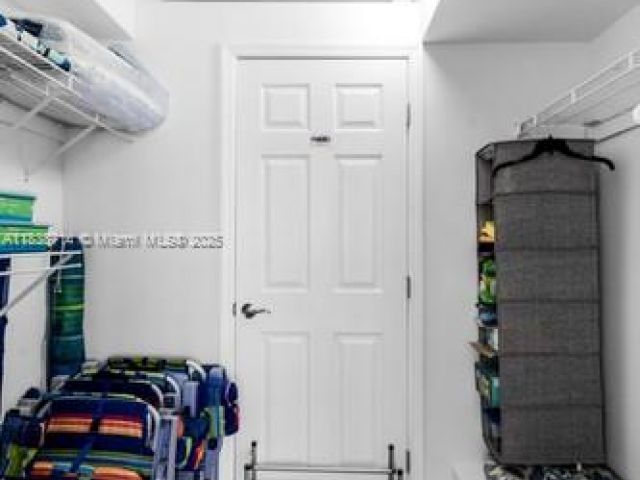 Apartment for rent  Unit #1006 - photo 6275620