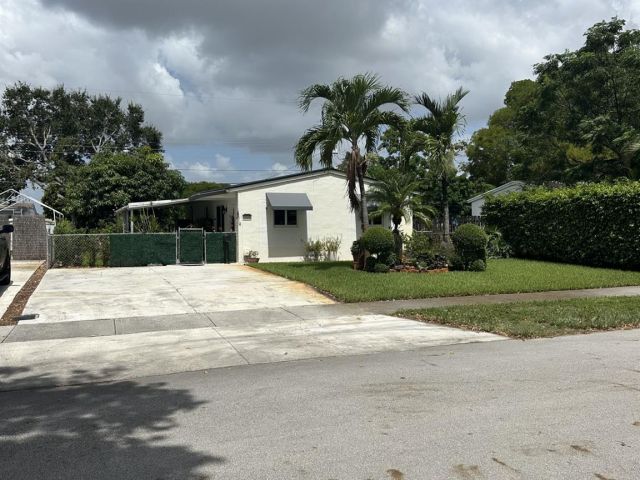 Home for sale at 1620 N 71st Ter - photo 6274645