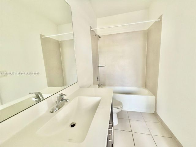 Home for rent at 2701 SE 15th St 0 - photo 6285164