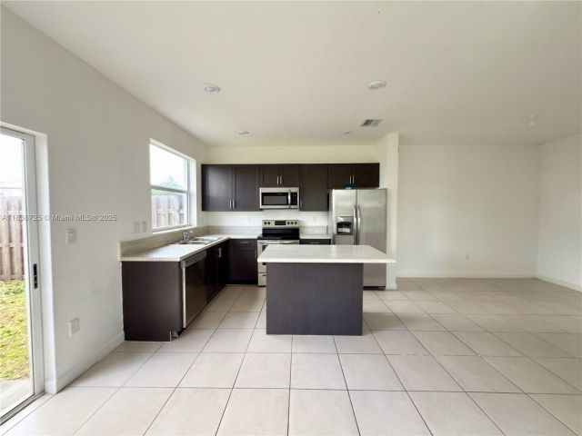 Home for rent at 2701 SE 15th St 0 - photo 6285176