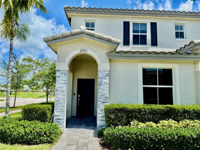 Home for rent at 2701 SE 15th St 0 - photo 6285183