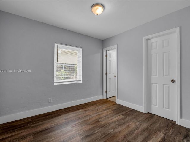 4-bedroom home for rent in Hollywood - 2243 Greene St A - MondialRealty