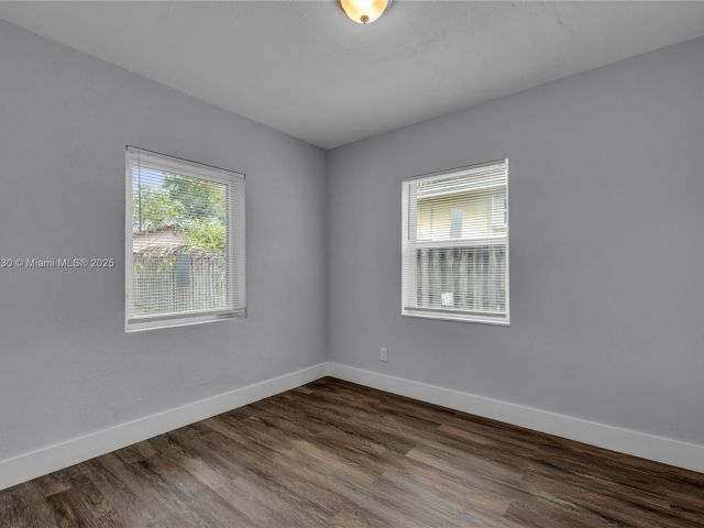 4-bedroom home for rent in Hollywood - 2243 Greene St A - MondialRealty